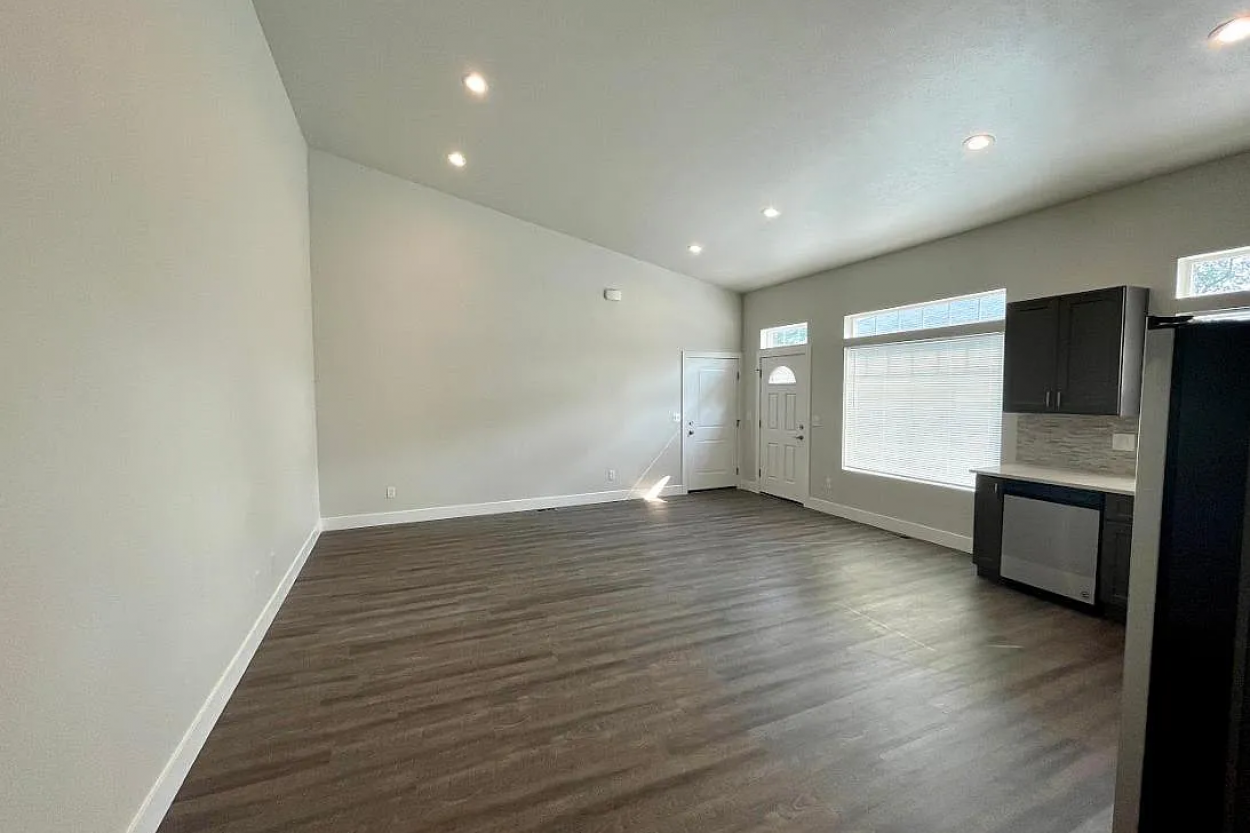 11818 E Main Ave #1 (12)